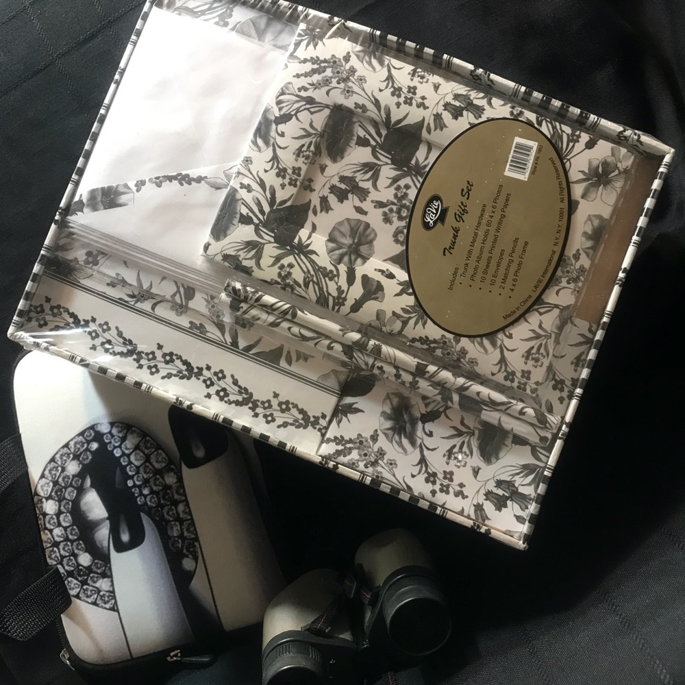 📝NWOT LaVie Truck Gift Stationery Set✍🏼